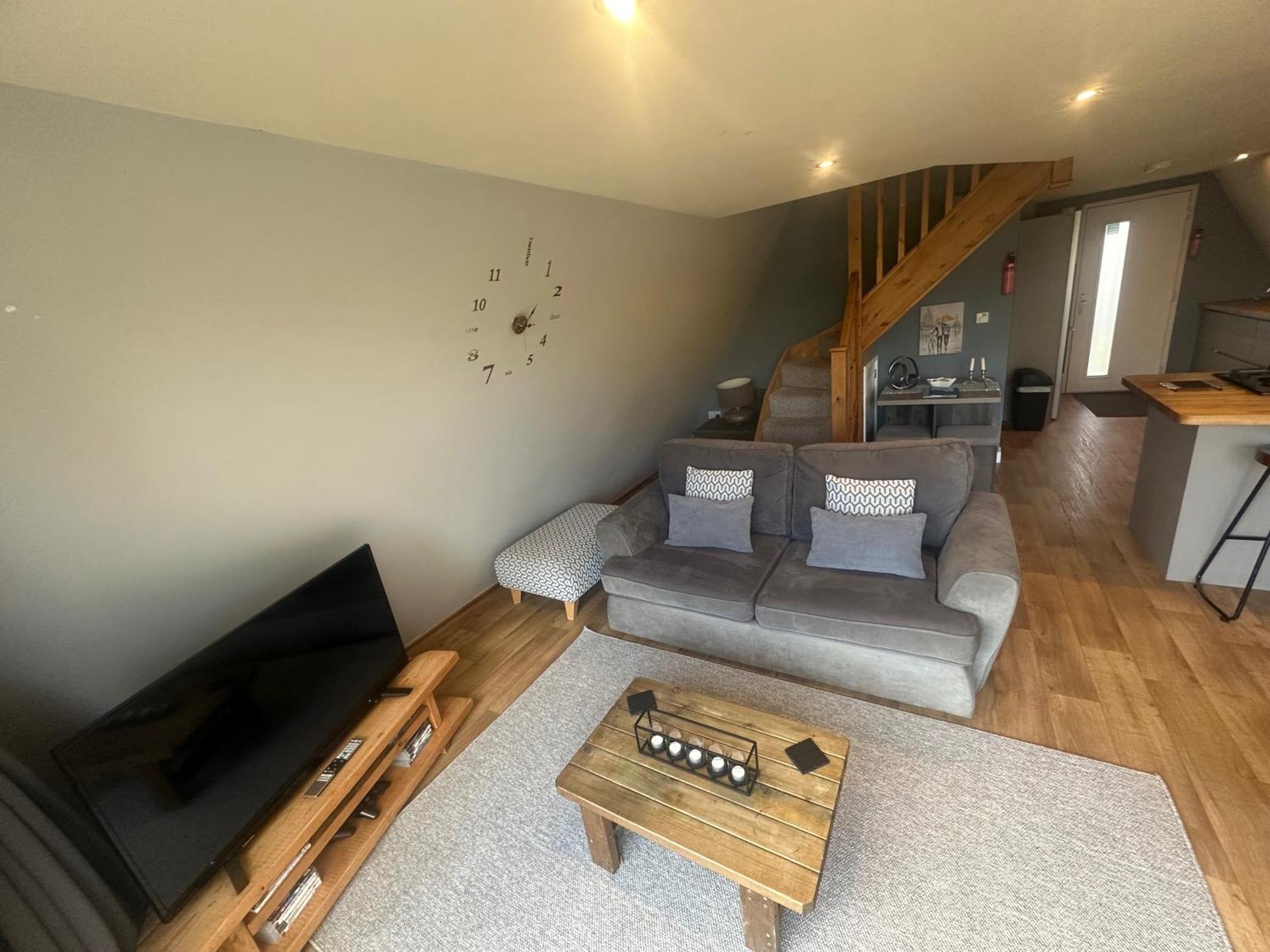Widgeon Bespoke Cabin Is Lakeside With Private Fishing Peg, Hot Tub Situated At Tattershall Lakes Country Park Dış mekan fotoğraf